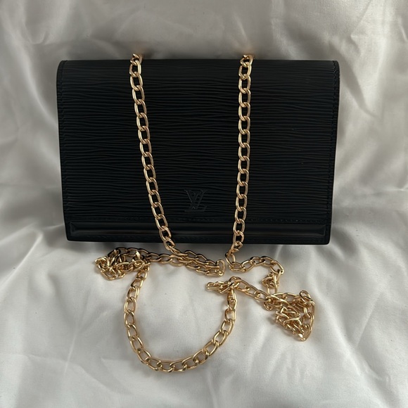 Louis Vuitton Authentic Belt Bag/ Crossbody Black Leather 7”x5x1 1/2”. - Picture 1 of 16